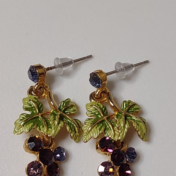 Cute Purple Grapes And Leaves Earrings - Picture 7 of 14